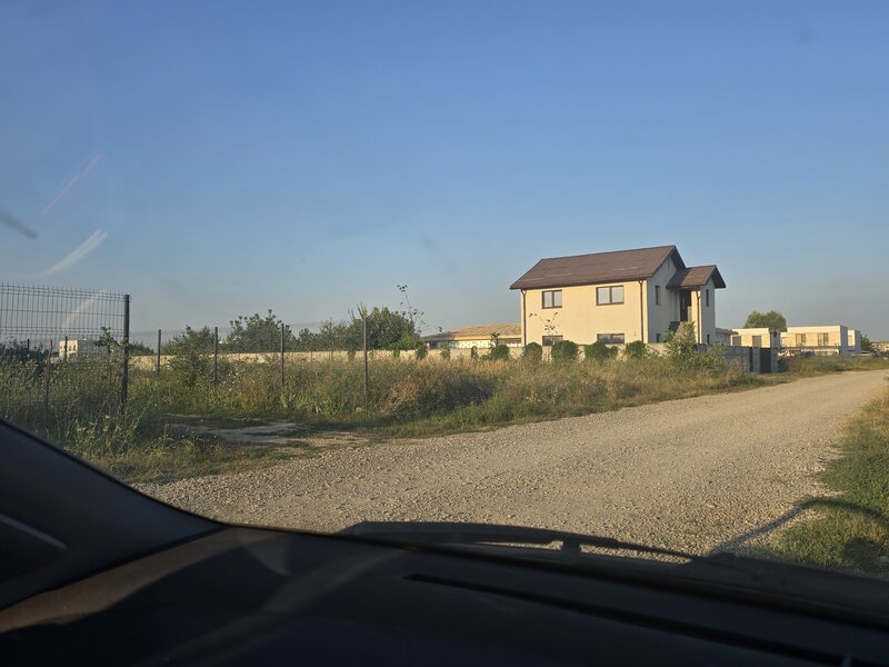 Vand 800 teren Cosmopolis fs 25 mp la 220000 euro,